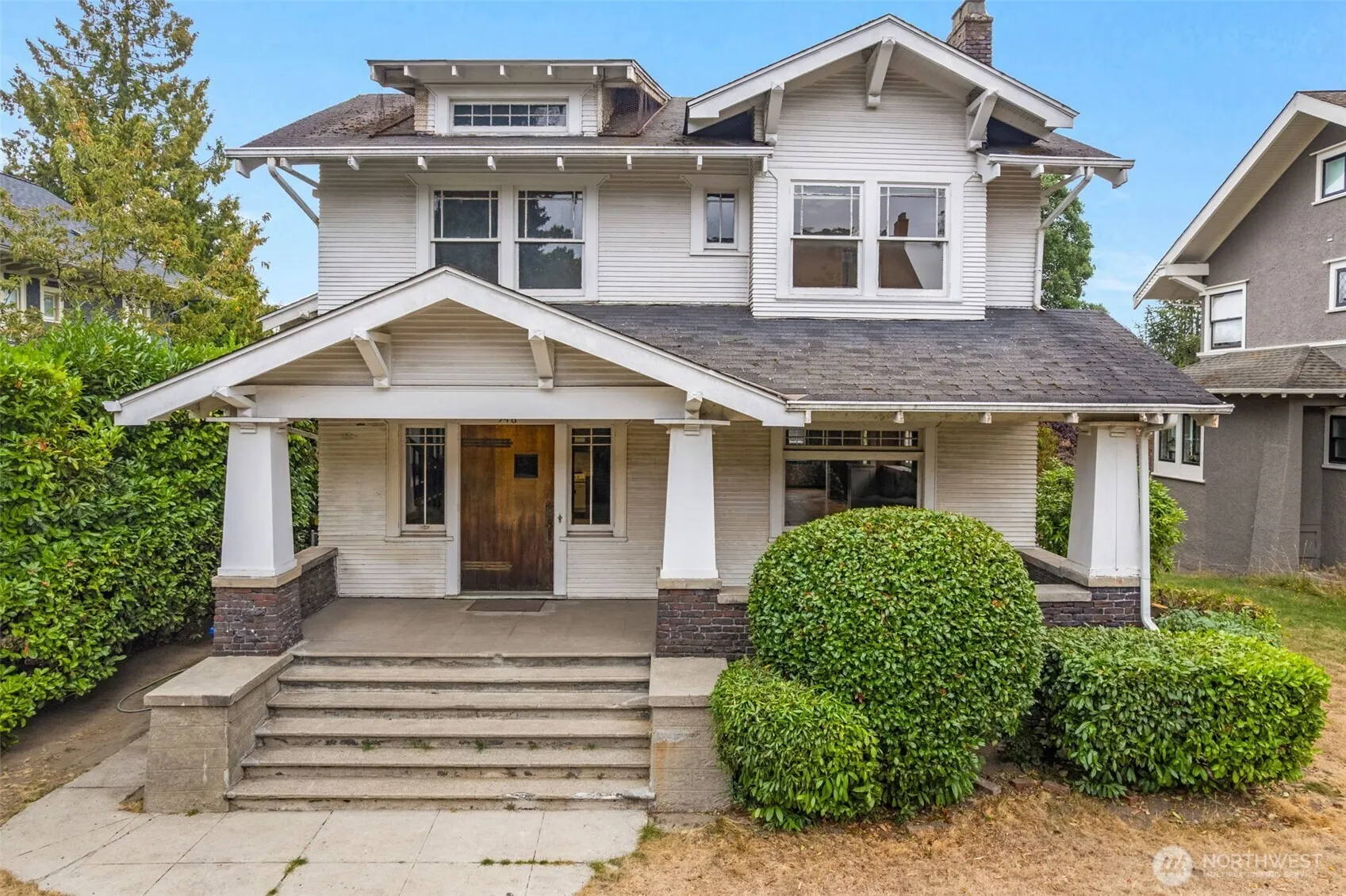 946 22nd Avenue E, Seattle, WA 98112