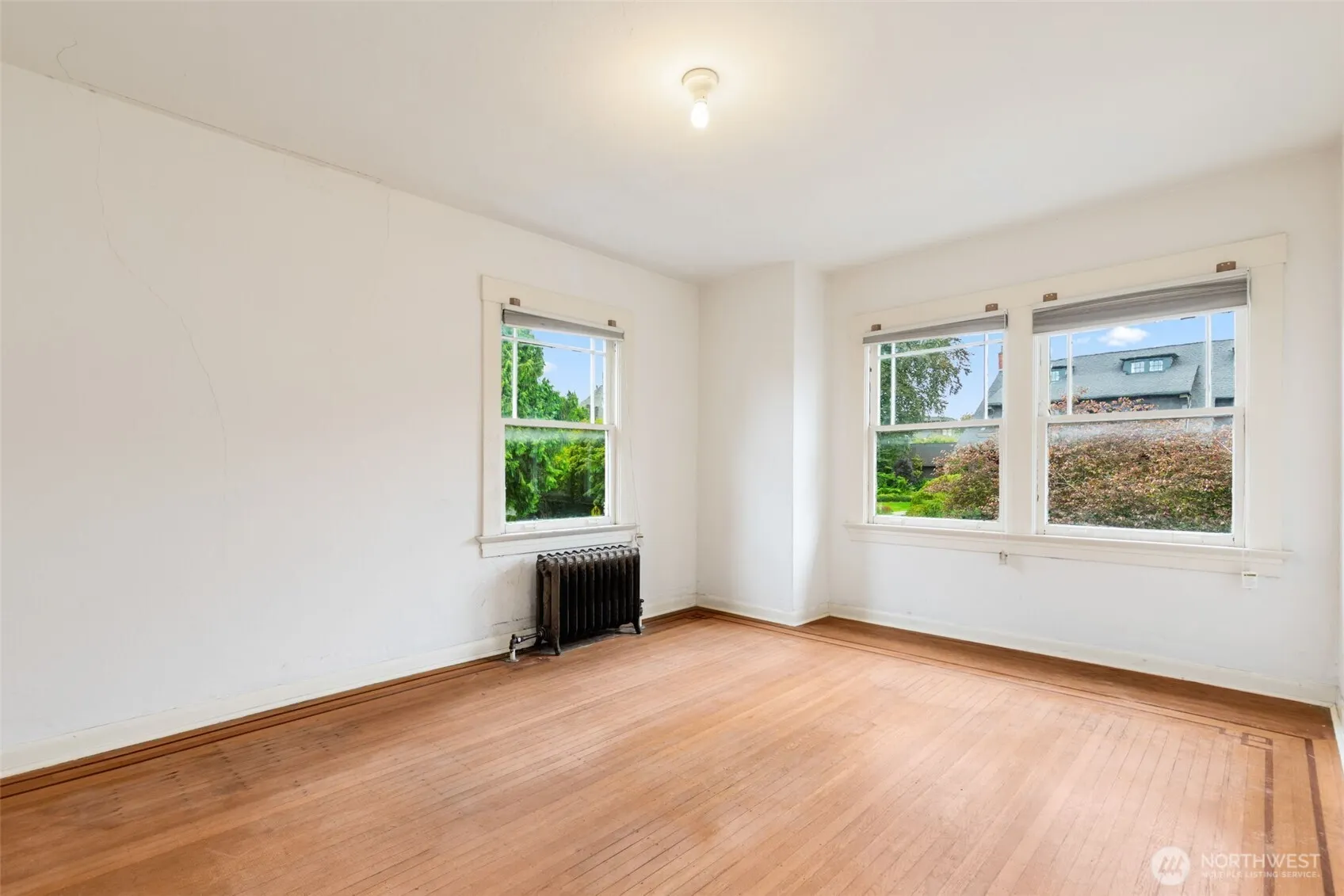 946 22nd Avenue E, Seattle, WA 98112