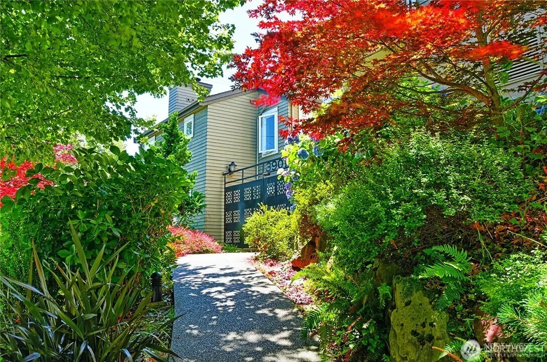 3901 Fremont Avenue N #304, Seattle, WA 98103