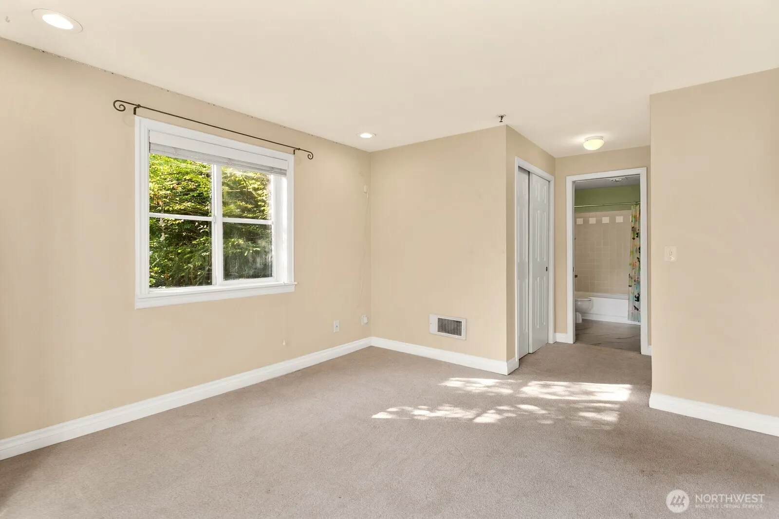 3901 Fremont Avenue N #304, Seattle, WA 98103