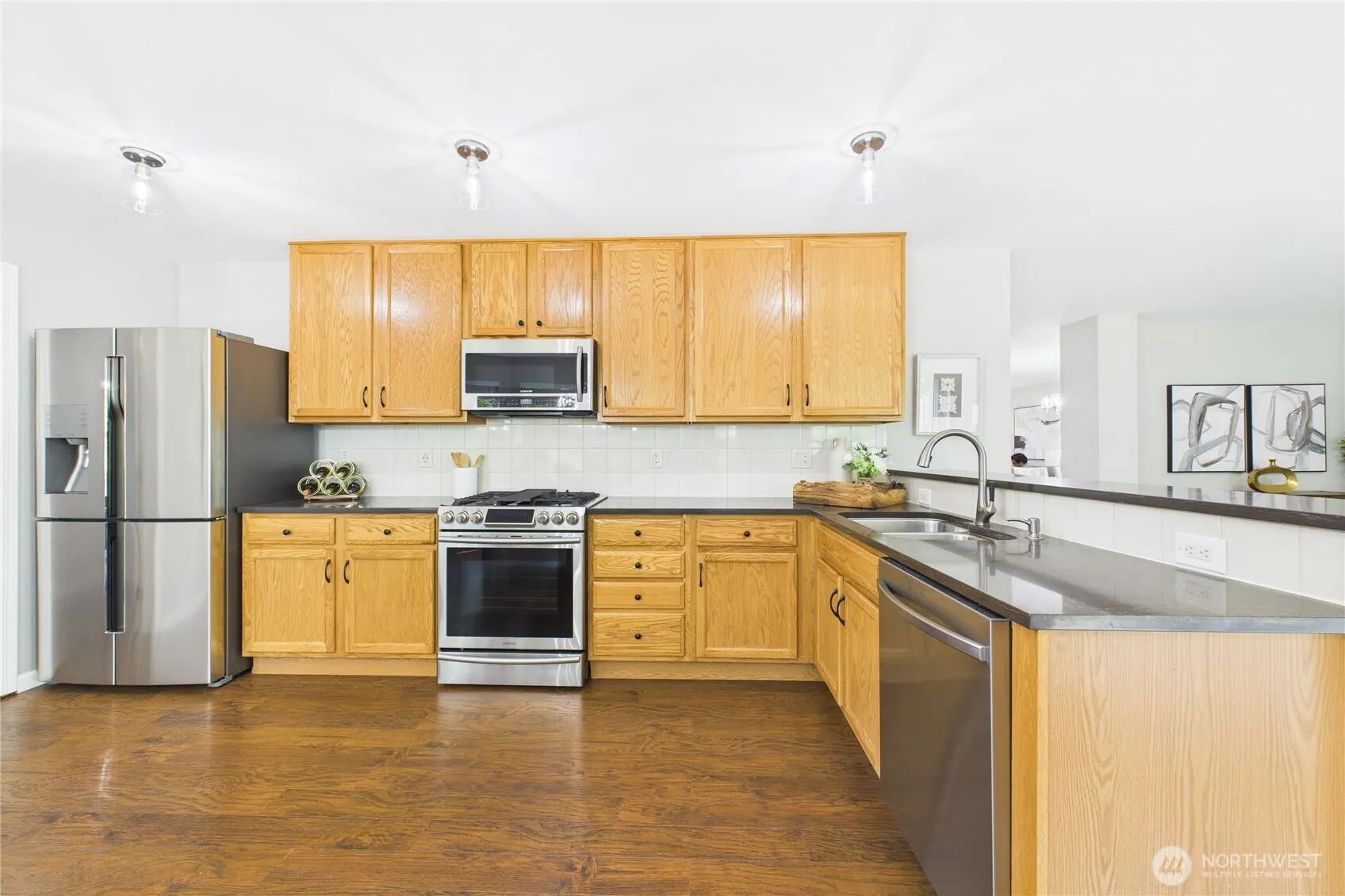8818 230th Way NE , Redmond, WA 98053
