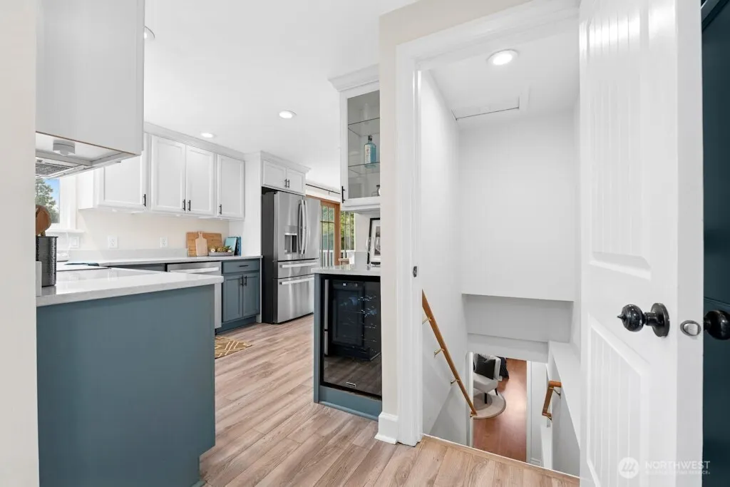 4431 SW Kenyon Place , Seattle, WA 98136-2239