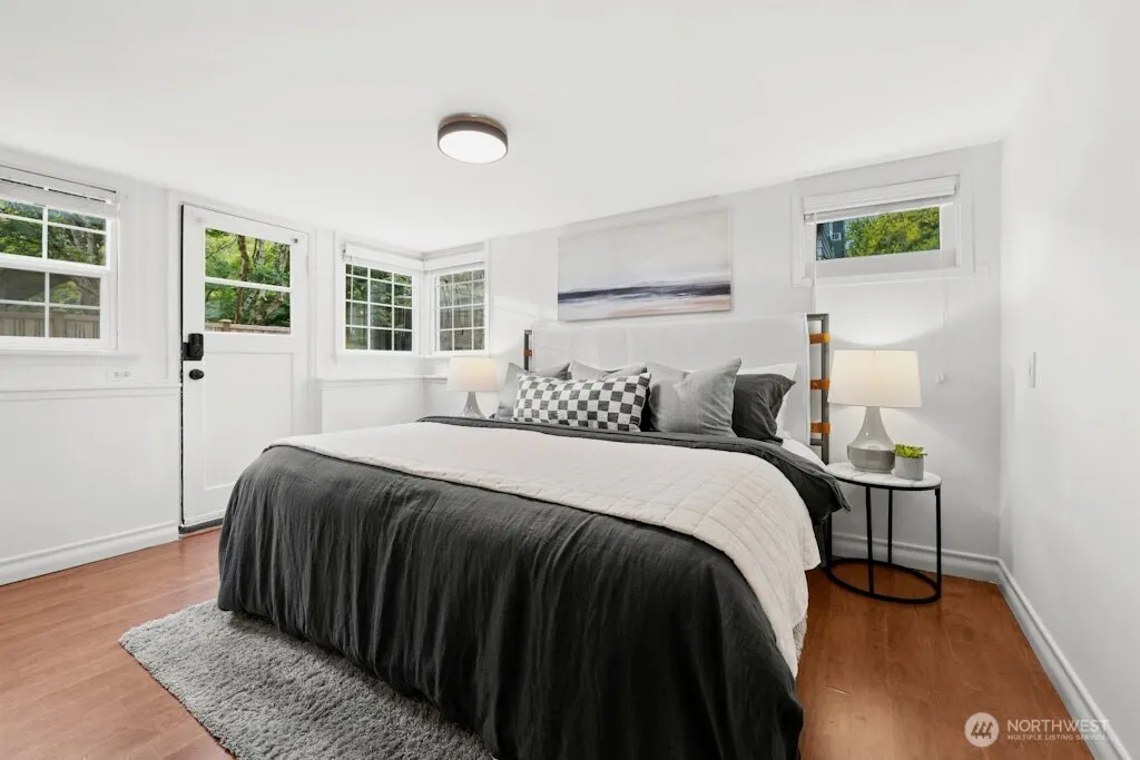 4431 SW Kenyon Place , Seattle, WA 98136-2239