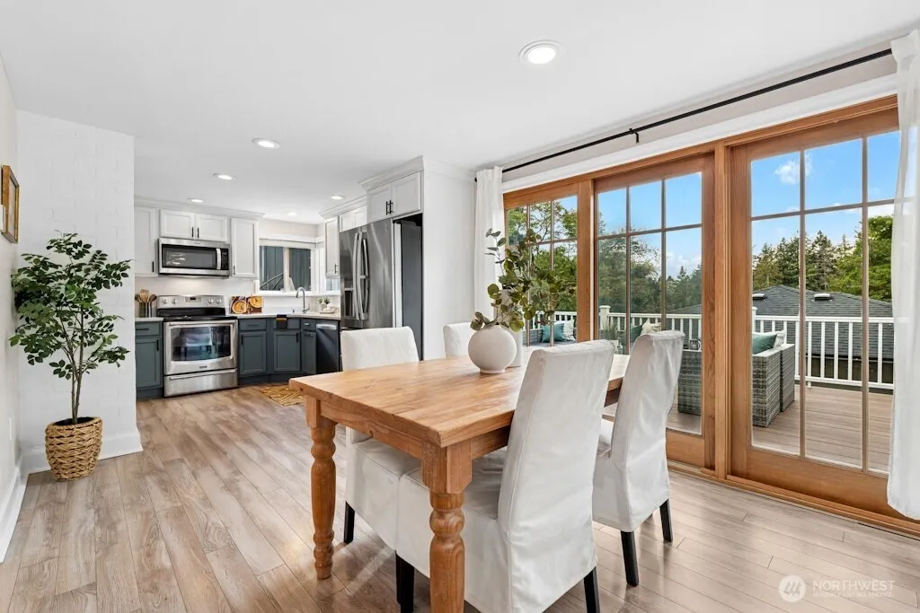 4431 SW Kenyon Place , Seattle, WA 98136-2239