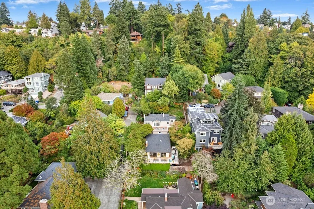 4431 SW Kenyon Place , Seattle, WA 98136-2239