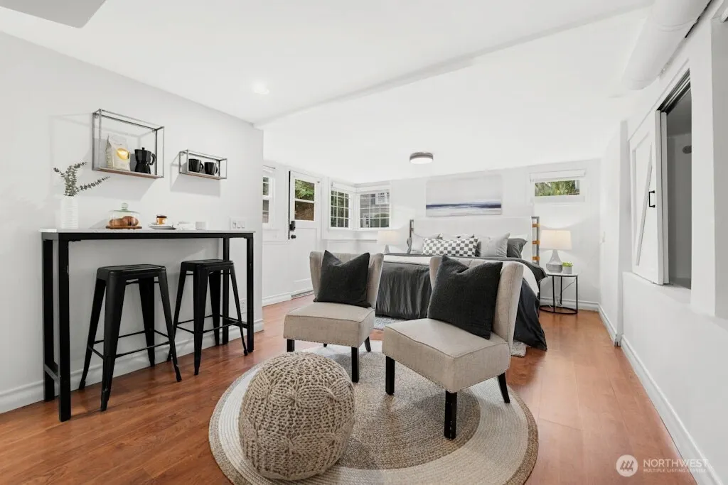 4431 SW Kenyon Place , Seattle, WA 98136-2239
