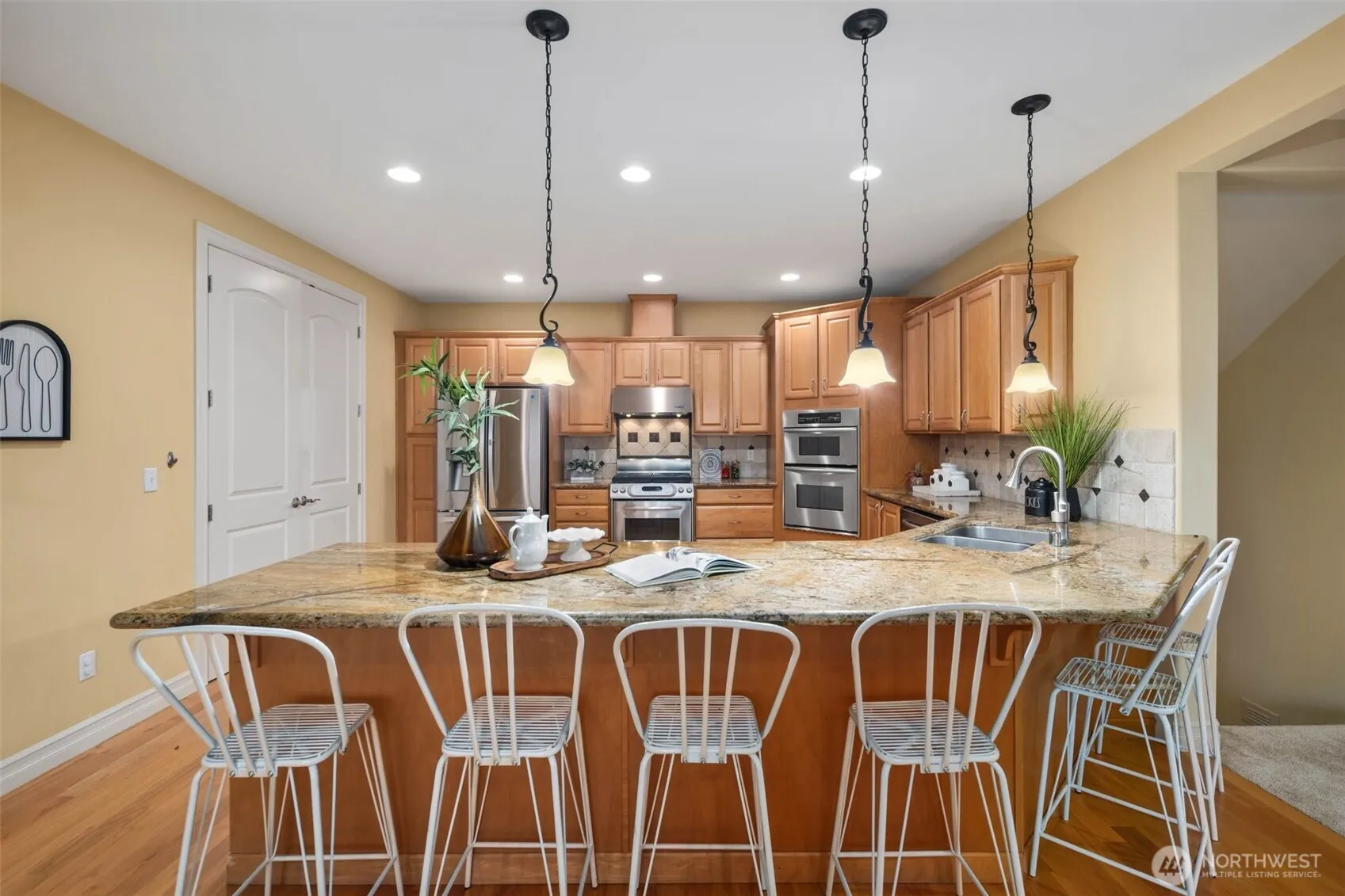 323 Lind Avenue NW, Renton, WA 98057