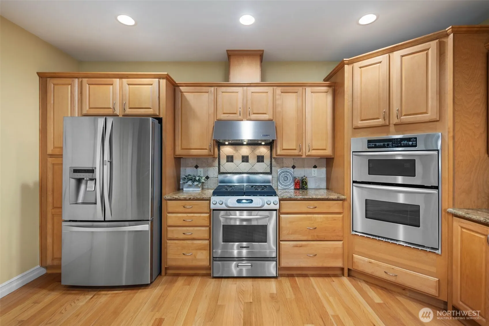323 Lind Avenue NW, Renton, WA 98057