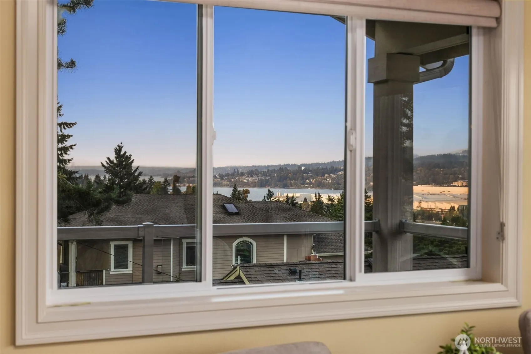 323 Lind Avenue NW, Renton, WA 98057