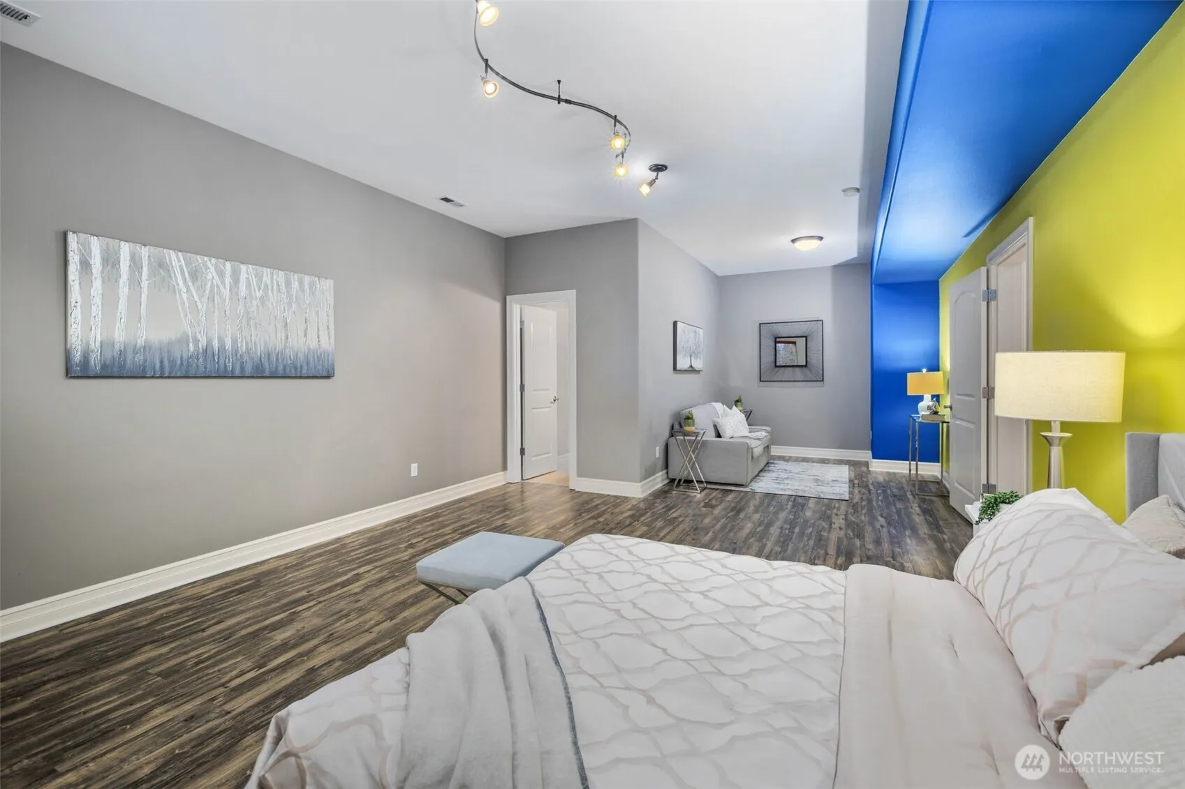 323 Lind Avenue NW, Renton, WA 98057