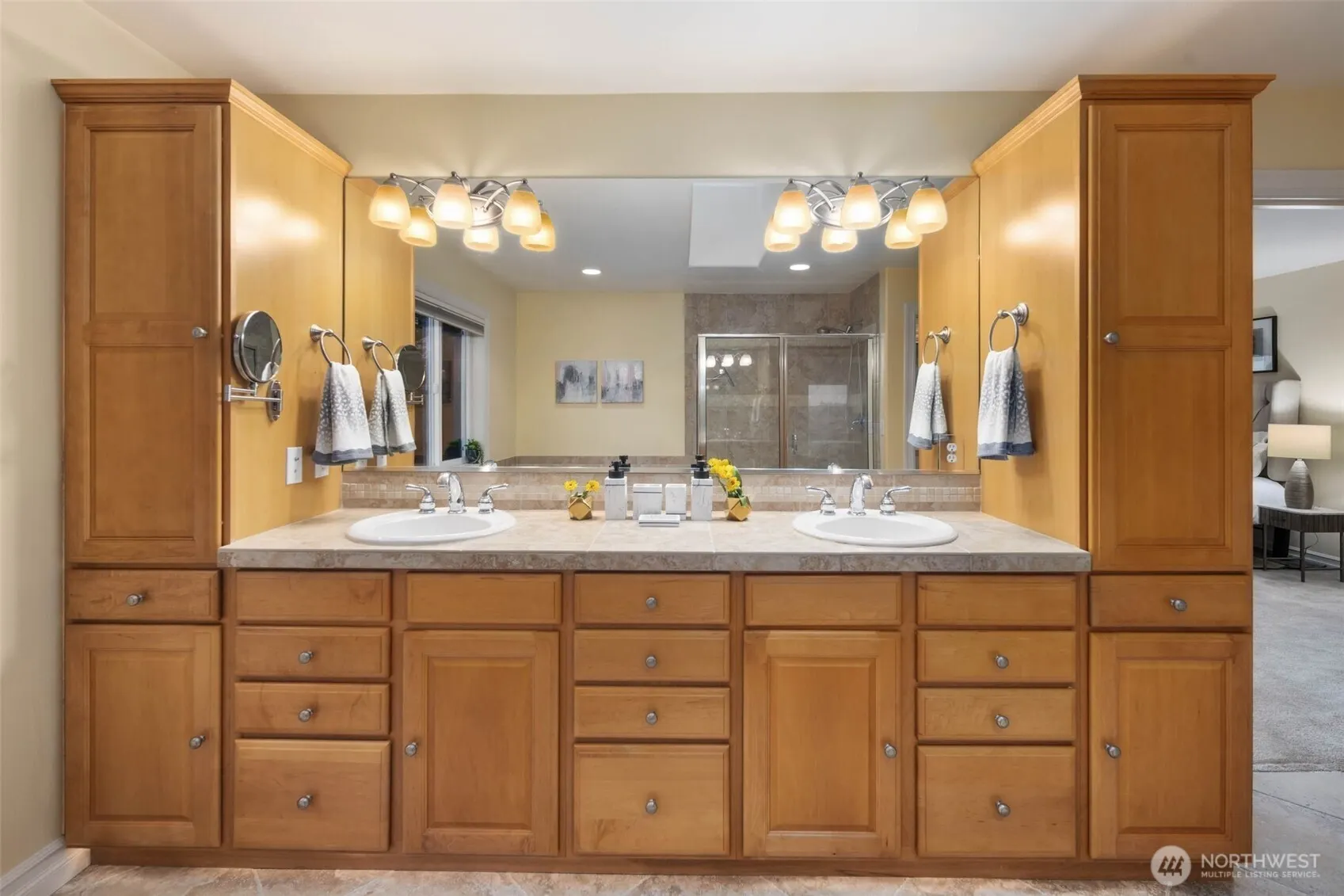 323 Lind Avenue NW, Renton, WA 98057