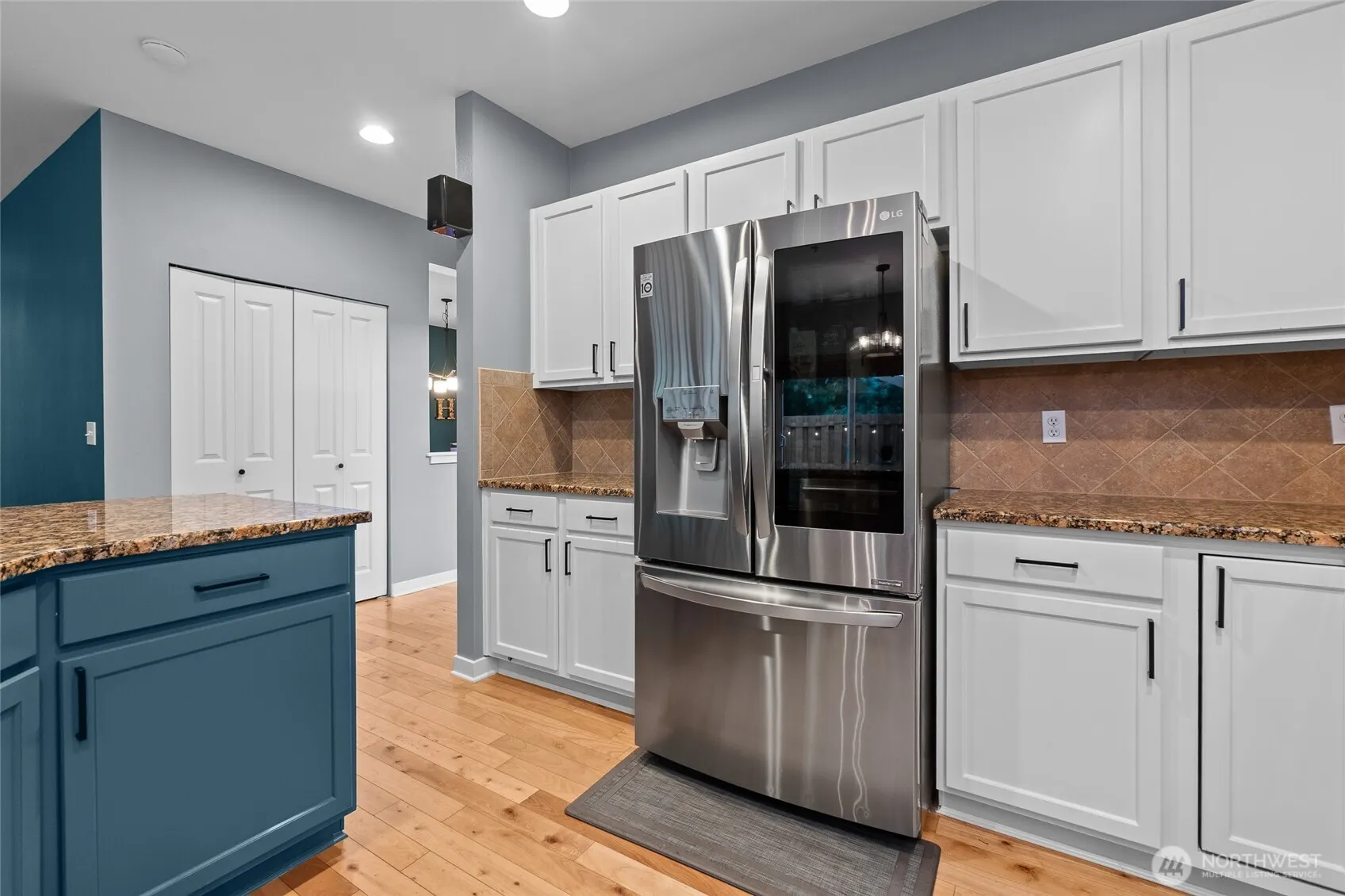 21611 46th Place S, Kent, WA 98032