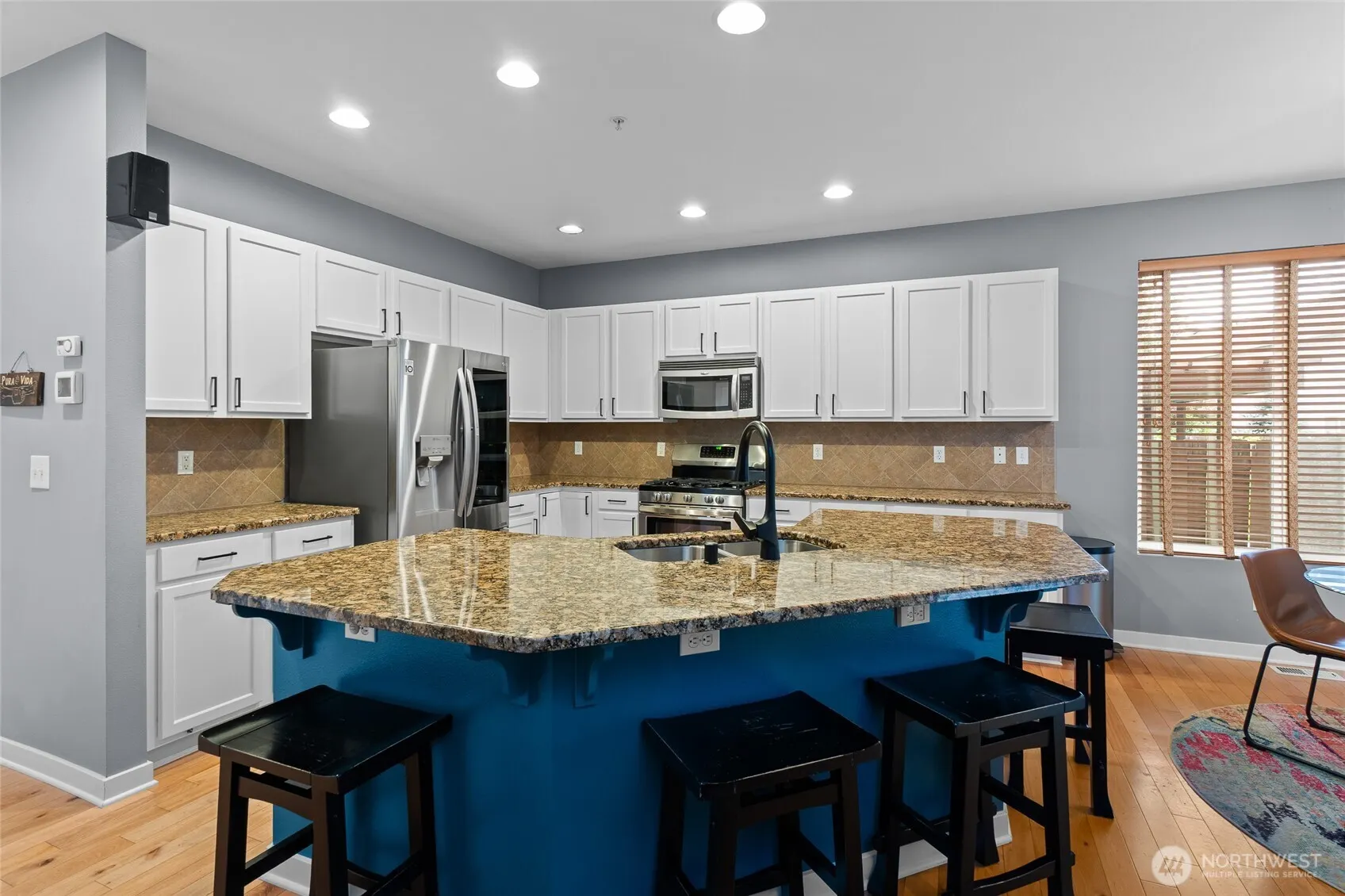 21611 46th Place S, Kent, WA 98032