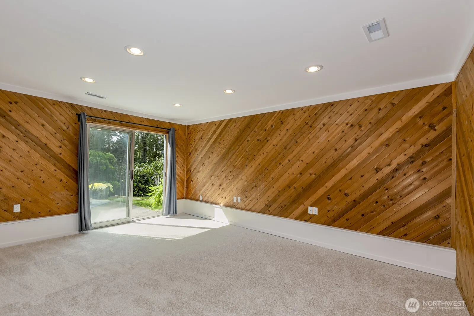 4812 145th Place SW, Lynnwood, WA 98087