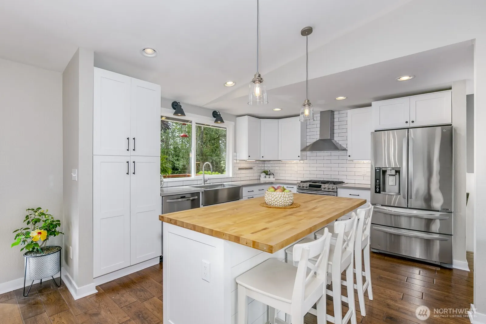 4812 145th Place SW, Lynnwood, WA 98087