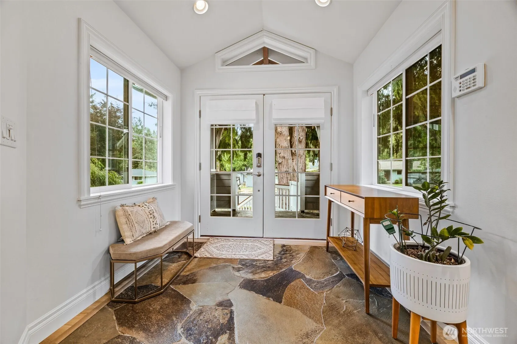 575 Mt Logan Drive SW, Issaquah, WA 98027