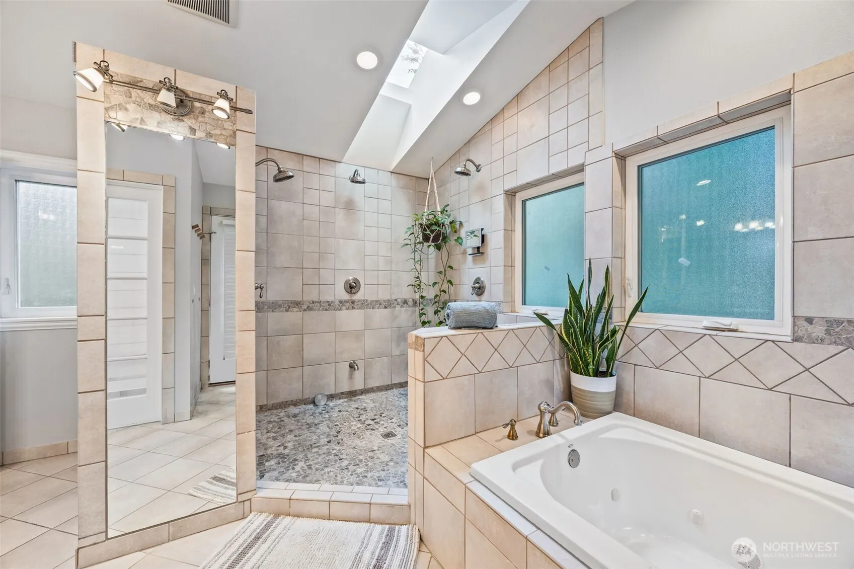 575 Mt Logan Drive SW, Issaquah, WA 98027