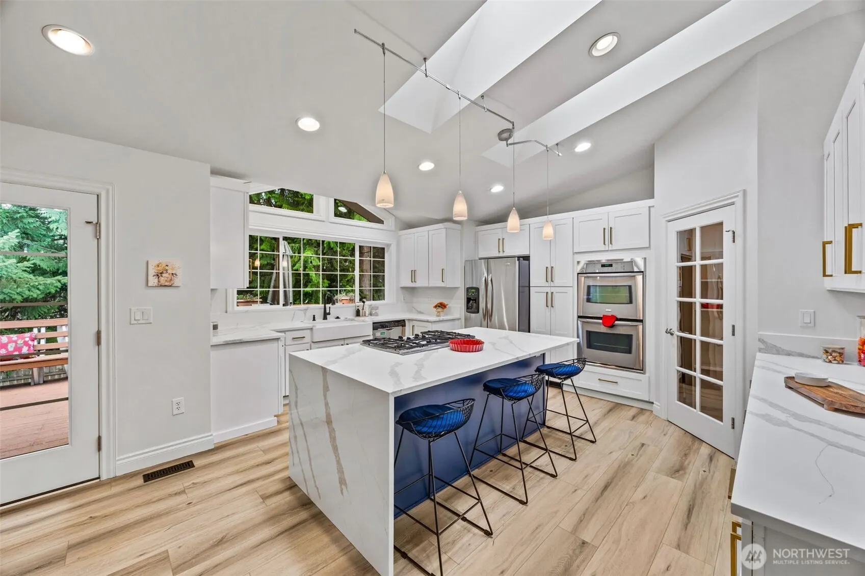575 Mt Logan Drive SW, Issaquah, WA 98027