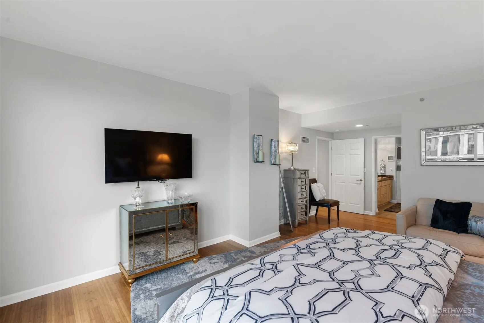 177 107th Avenue NE #720, Bellevue, WA 98004
