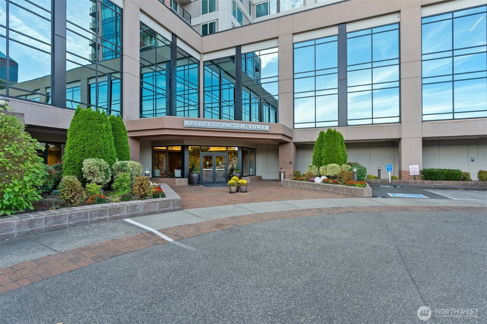 177 107th Avenue NE #720, Bellevue, WA 98004