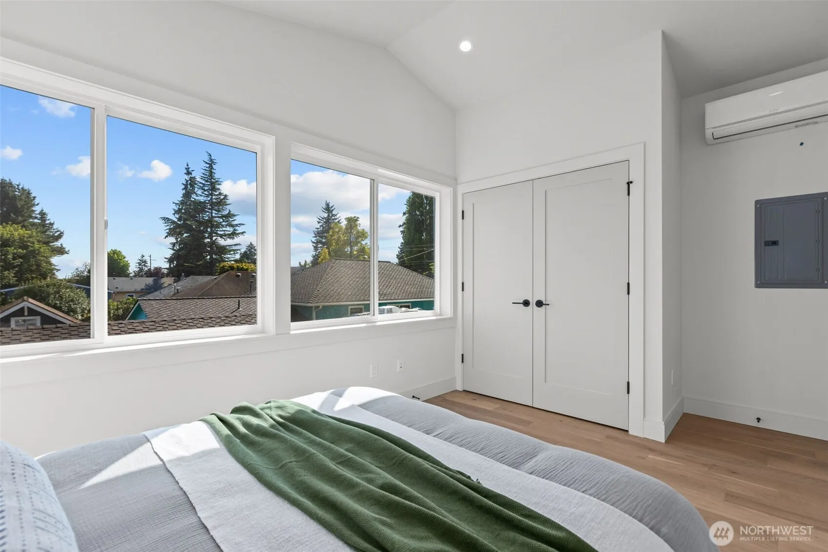 7348 22nd Avenue NW, Seattle, WA 98117
