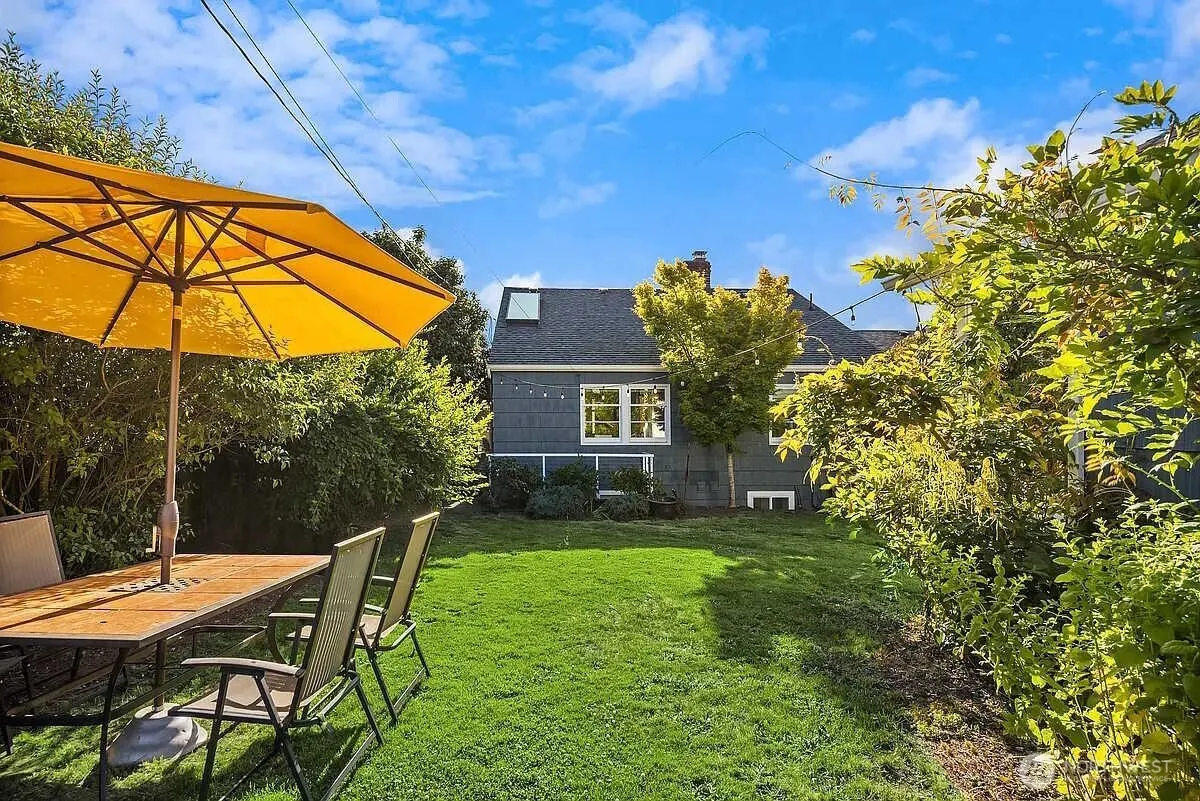 6924 38th Avenue SW, Seattle, WA 98126