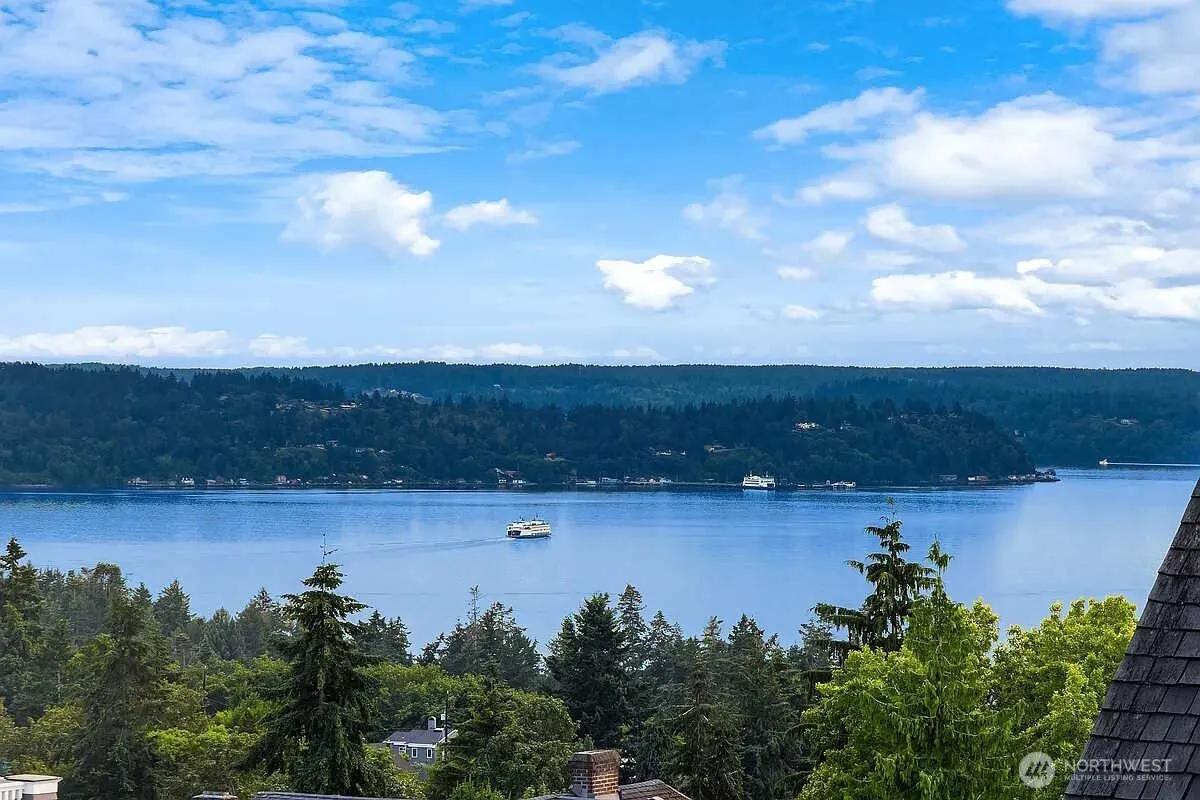 6924 38th Avenue SW, Seattle, WA 98126