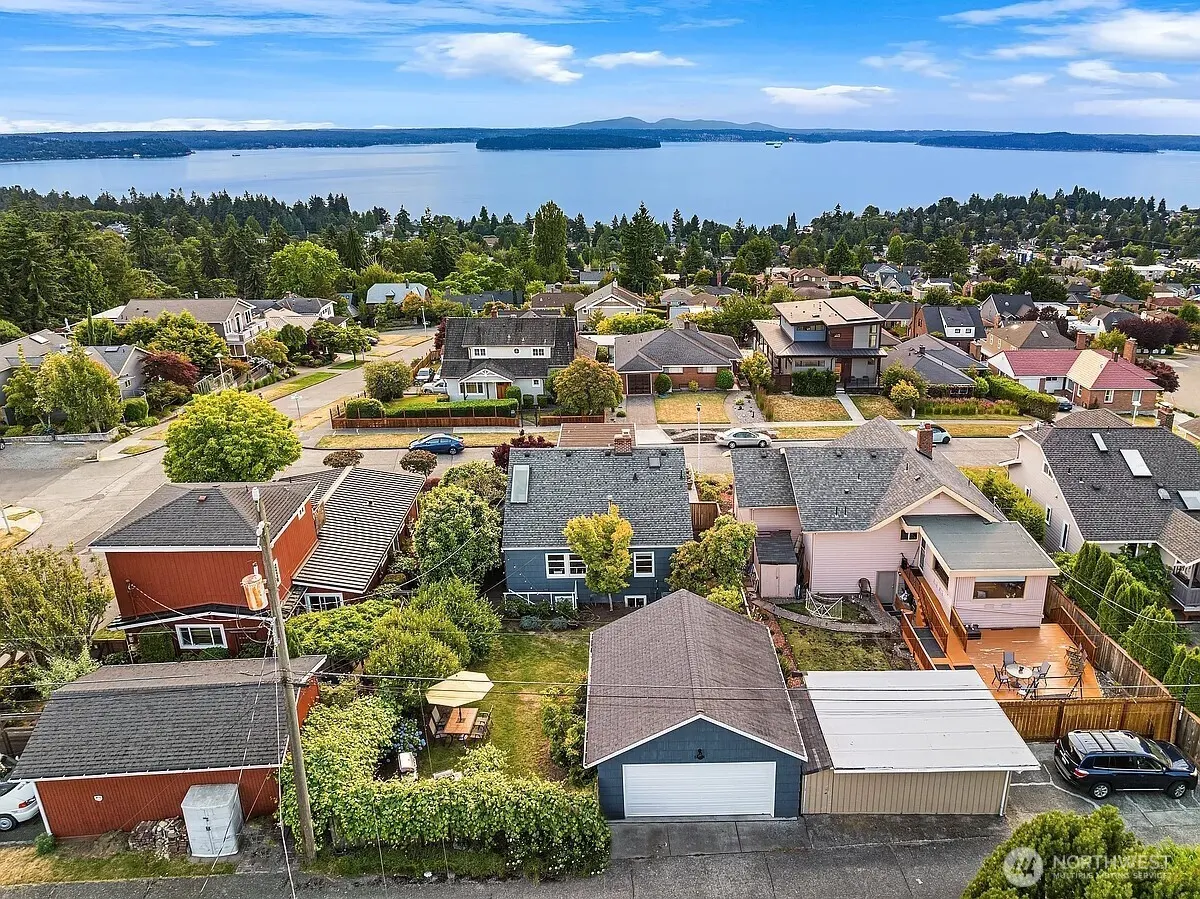 6924 38th Avenue SW, Seattle, WA 98126