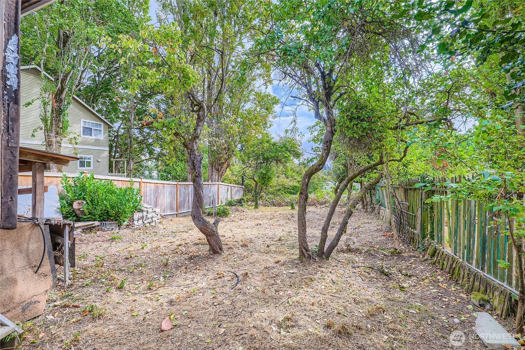 1118 24th Avenue , Seattle, WA 98122