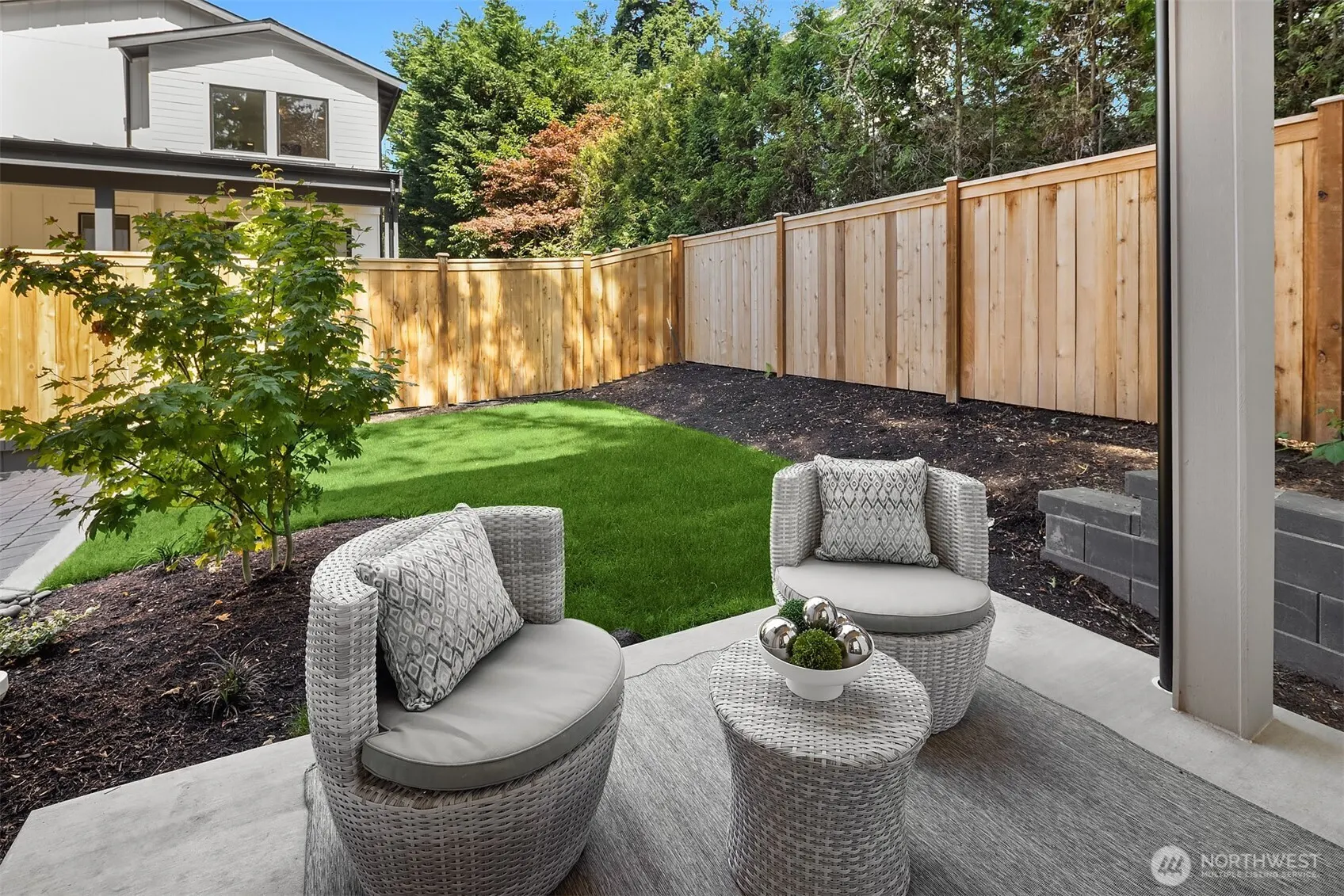 817 18th Avenue W, Kirkland, WA 98033
