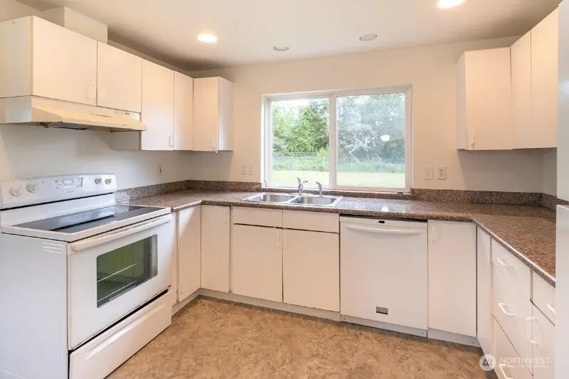 551 S Sullivan Street , Seattle, WA 98108