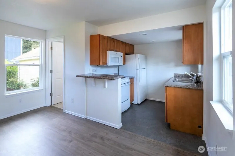 551 S Sullivan Street , Seattle, WA 98108