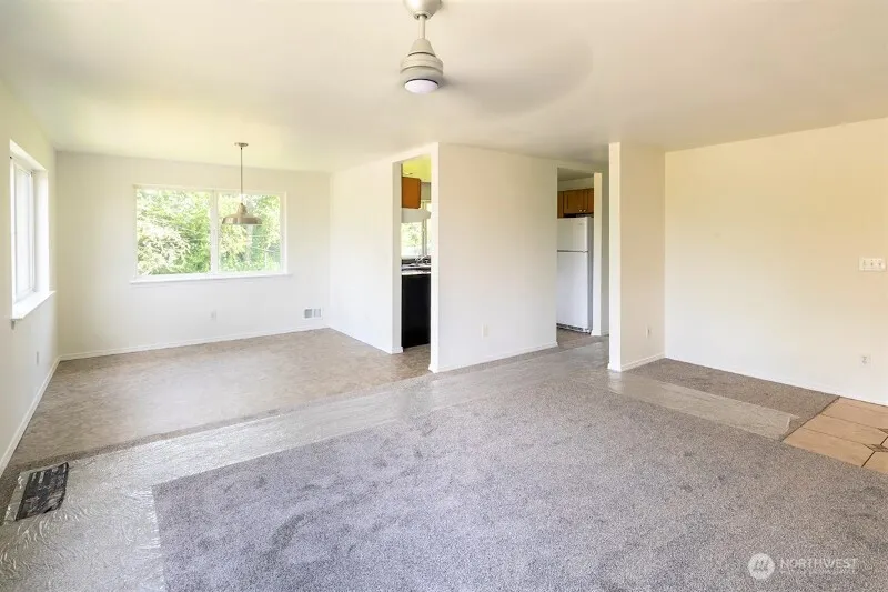 551 S Sullivan Street , Seattle, WA 98108