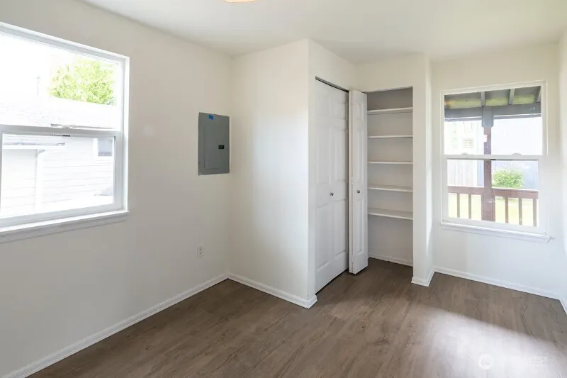 551 S Sullivan Street , Seattle, WA 98108