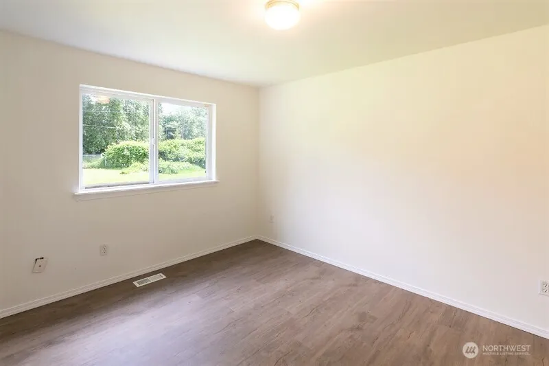 551 S Sullivan Street , Seattle, WA 98108