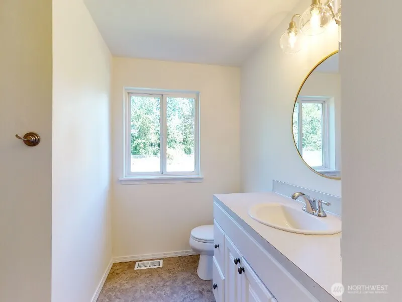 551 S Sullivan Street , Seattle, WA 98108