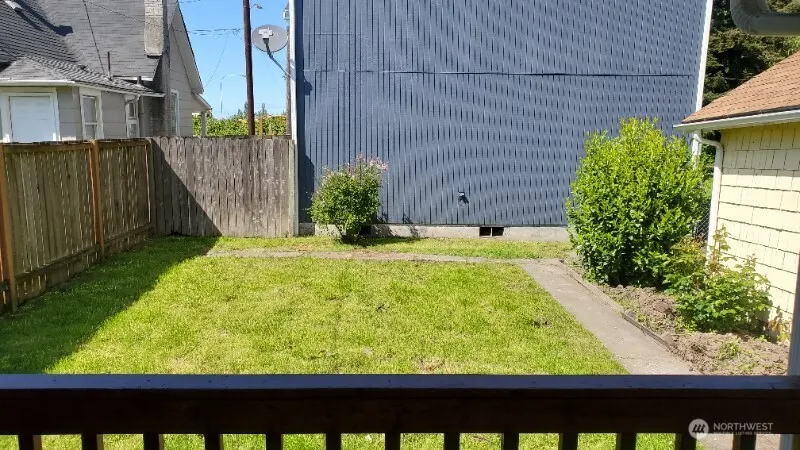 551 S Sullivan Street , Seattle, WA 98108