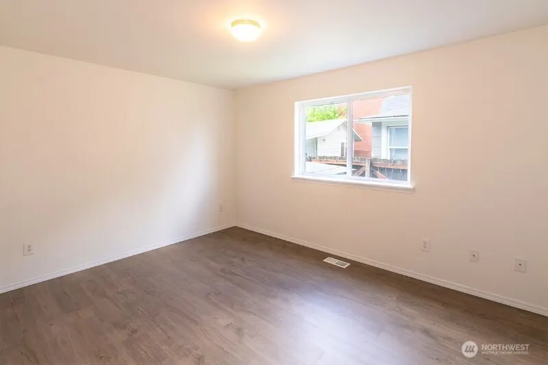 551 S Sullivan Street , Seattle, WA 98108