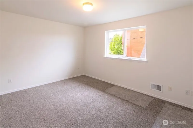 551 S Sullivan Street , Seattle, WA 98108