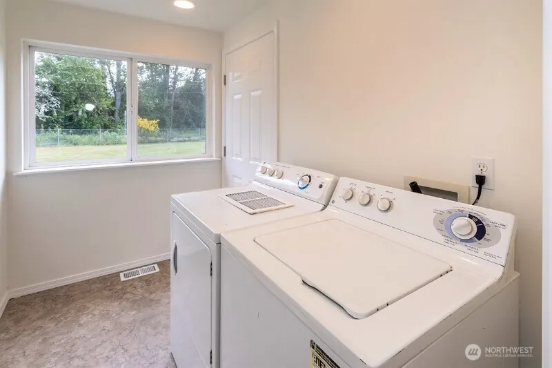 551 S Sullivan Street , Seattle, WA 98108