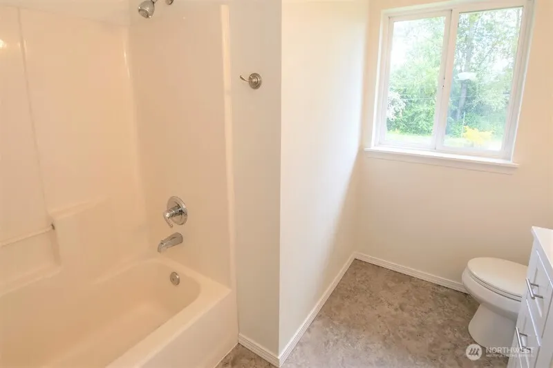 551 S Sullivan Street , Seattle, WA 98108