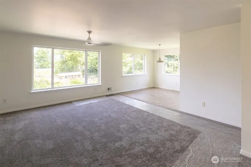 551 S Sullivan Street , Seattle, WA 98108