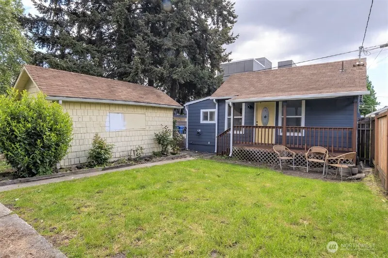 551 S Sullivan Street , Seattle, WA 98108