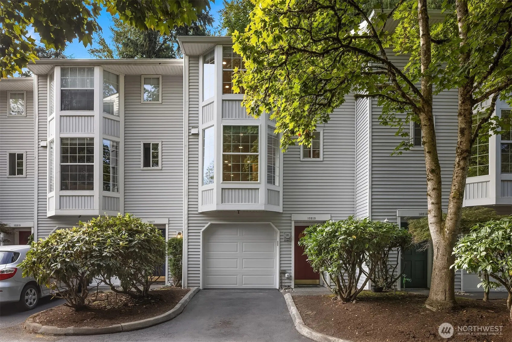 10215 NE 129th Lane , Kirkland, WA 98034