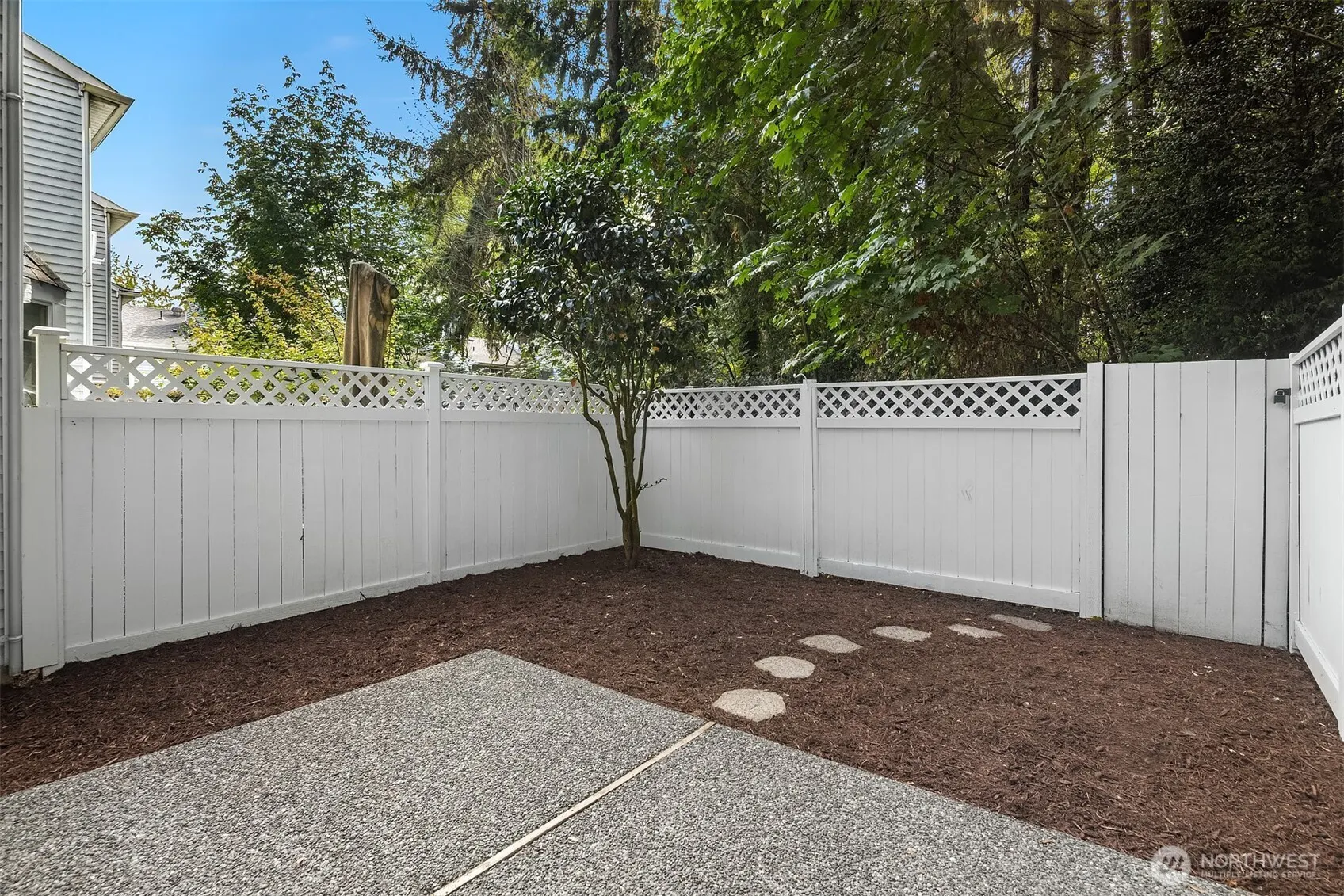 10215 NE 129th Lane , Kirkland, WA 98034
