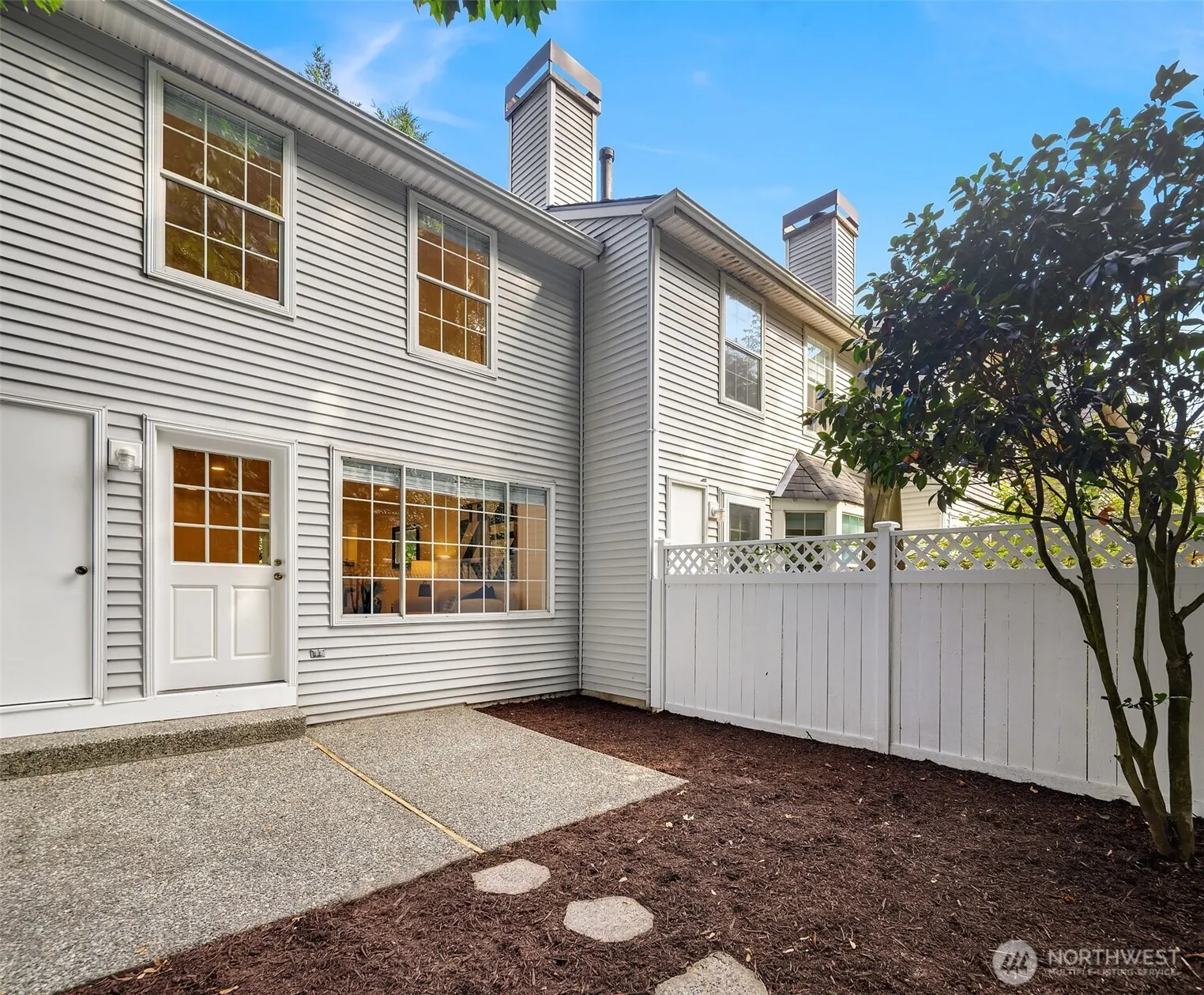 10215 NE 129th Lane , Kirkland, WA 98034