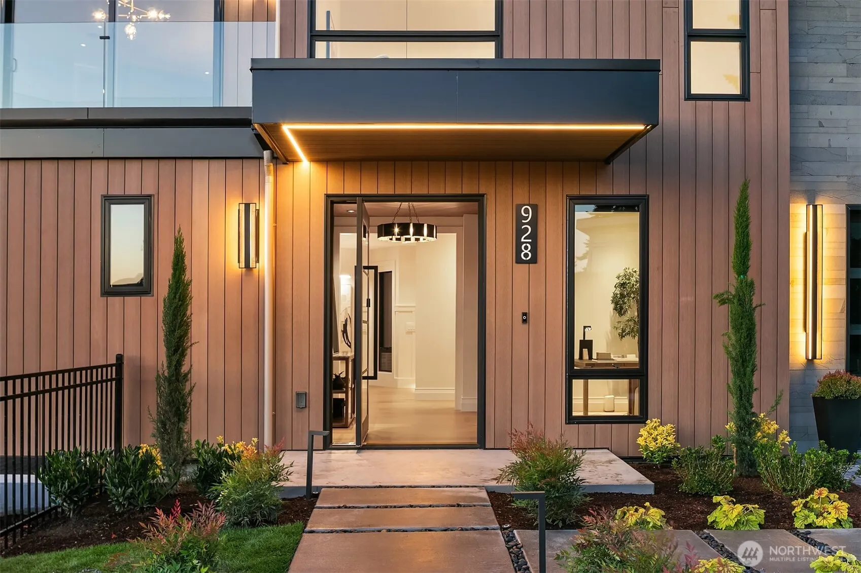 928 and 926 18th Avenue W, Kirkland, WA 98033