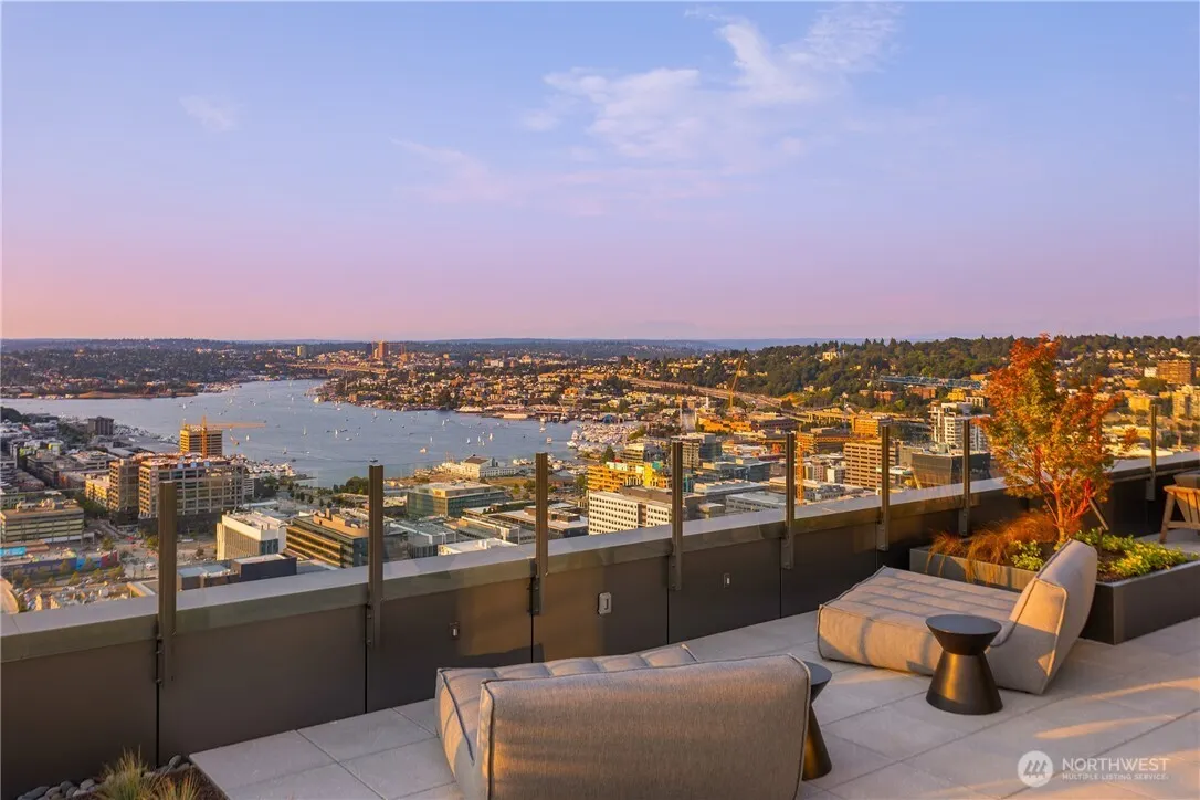 2510 6th Avenue #3203, Seattle, WA 98121