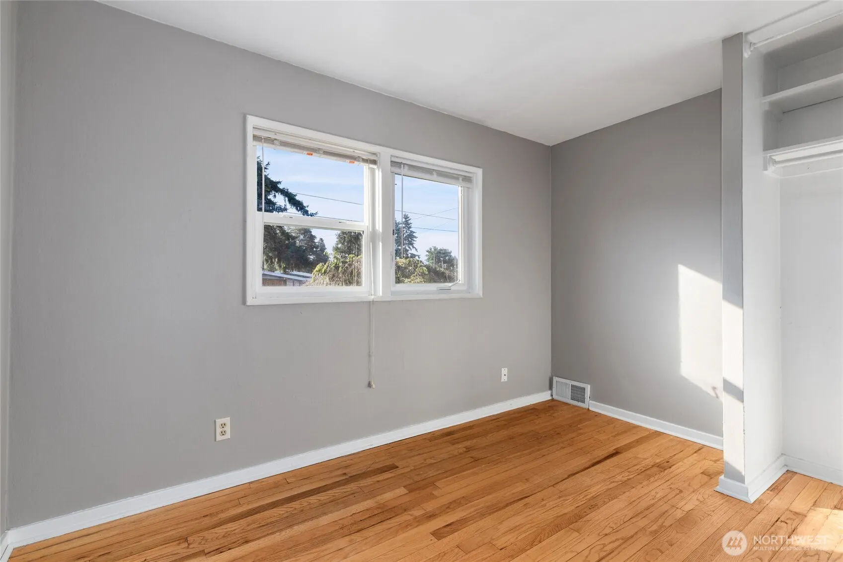 2202 NE 9th Place , Renton, WA 98056