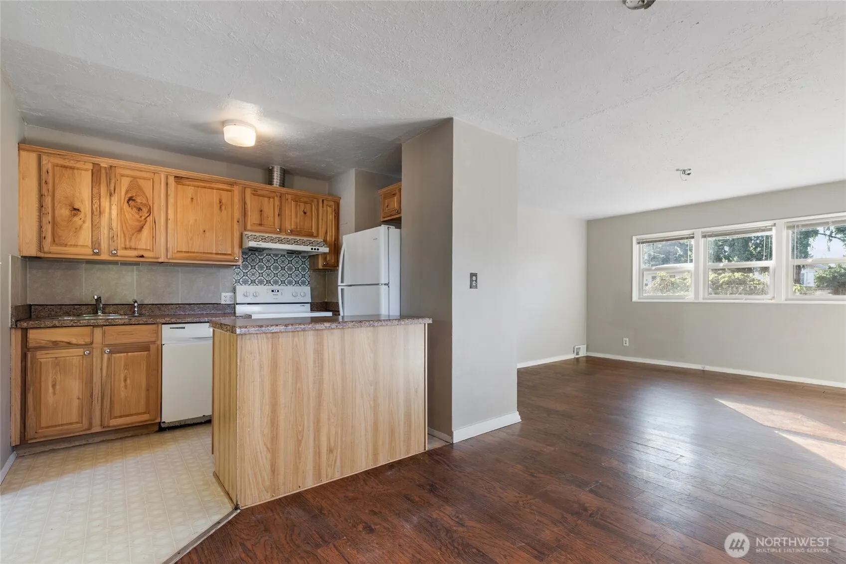 2202 NE 9th Place , Renton, WA 98056